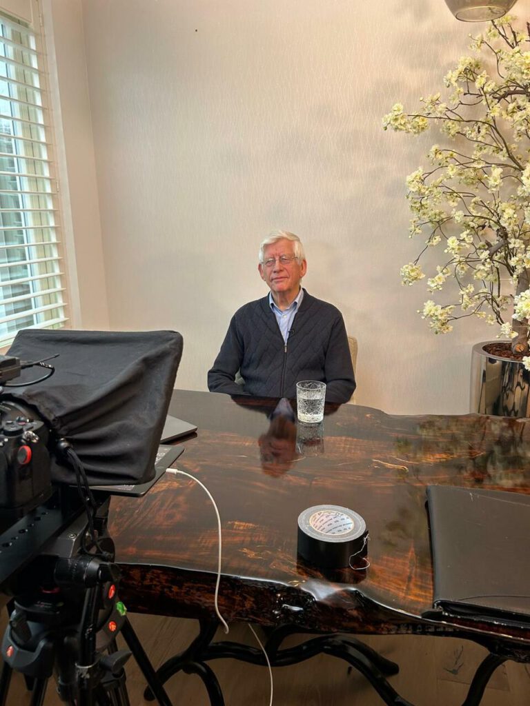 Ko Buijs video opname voor cursus Titaan